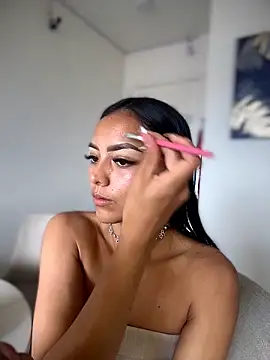 im-isabella online show from April 24, 7:05 pm