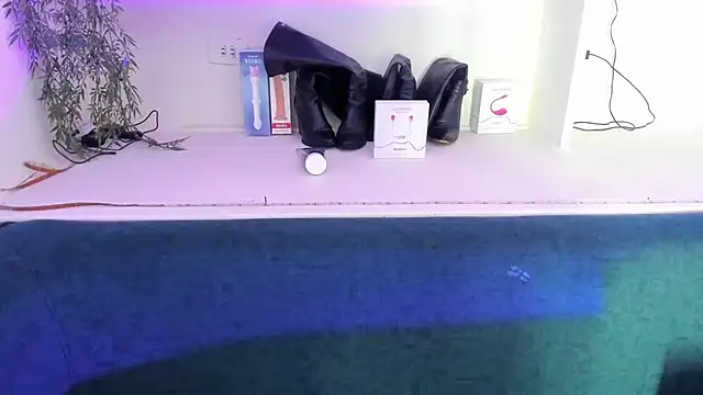 viollettaa  online show from March 8, 3:38 pm