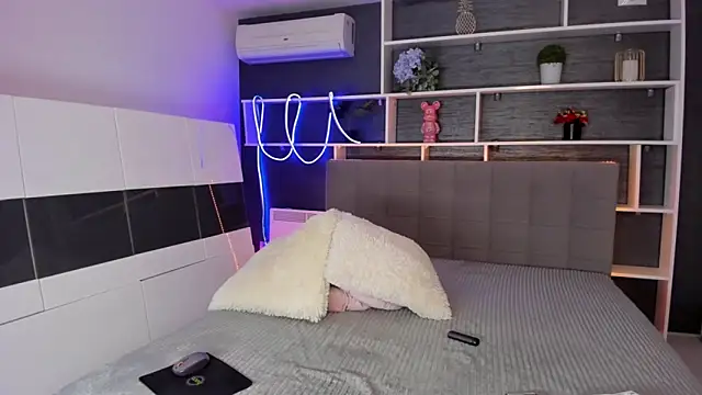 ChristyBrook online show from October 21, 6:30 pm