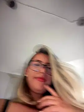 sara calderon online show from September 13, 1:22 pm