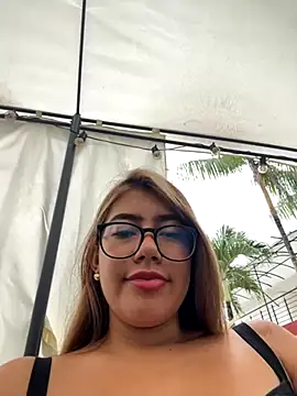 sara calderon online show from October 16, 1:23 pm