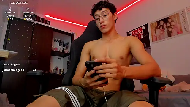 velvet skyn online show from April 9, 2:55 am