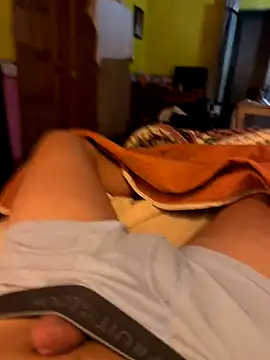 Snapshot of Tt10777 chatting on September 15, 2:55 am Tt10777 online show from September 15, 2:55 am