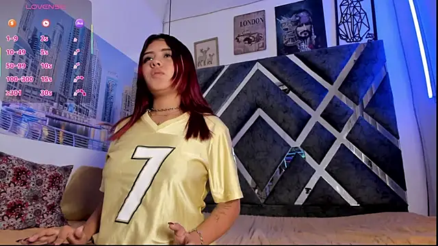 Snapshot of lizzylizzy4 chatting on October 15, 3:50 am lizzylizzy4 online show from October 15, 3:50 am