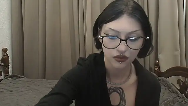Susie su online show from May 15, 4:03 pm