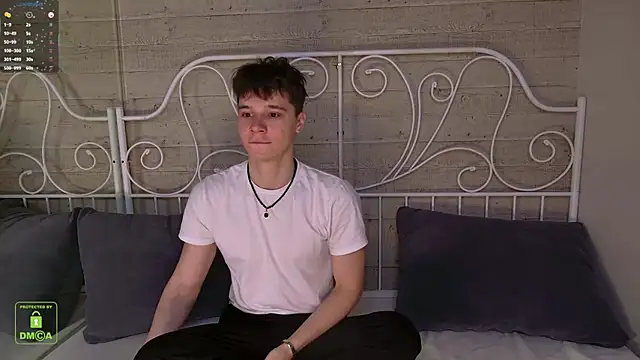 AnthonyHall online show from December 4, 3:32 pm