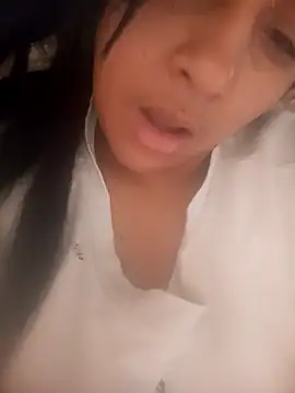 Snapshot of srtsara chatting on November 5, 1:22 pm srtsara online show from November 5, 1:22 pm