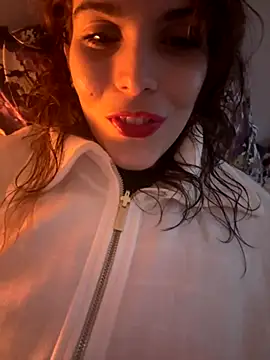 Snapshot of refem9 chatting on November 1, 6:43 pm refem9 online show from November 1, 6:43 pm