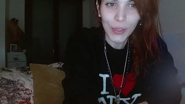 Snapshot of refem9 chatting on December 14, 10:36 pm refem9 online show from December 14, 10:36 pm