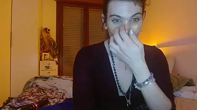 Snapshot of refem9 chatting on December 15, 6:01 pm refem9 online show from December 15, 6:01 pm