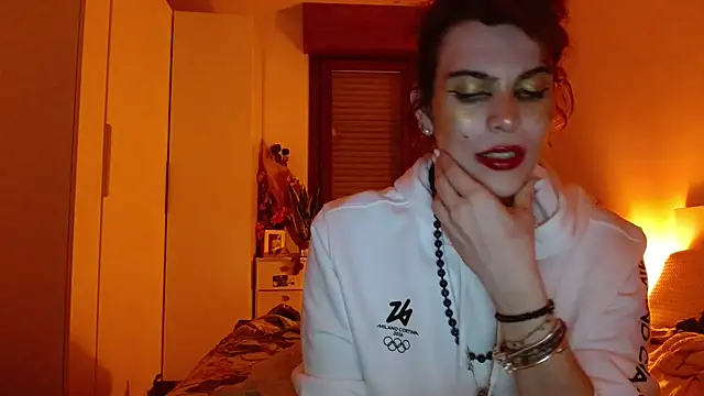 Snapshot of refem9 chatting on December 16, 5:29 pm refem9 online show from December 16, 5:29 pm