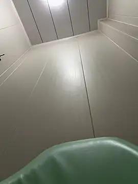 Ninazhang online show from April 23, 1:18 am