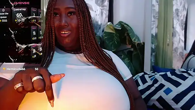 Snapshot of desirewilliam chatting on July 4, 3:07 pm desirewilliam online show from July 4, 3:07 pm
