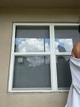 sweetsirenn online show from March 12, 3:51 pm