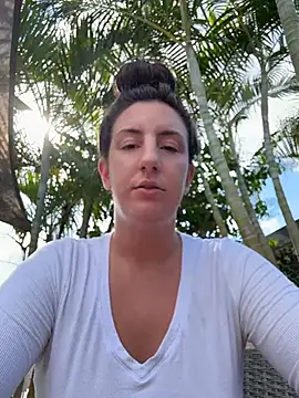 Snapshot of sweetsirenn chatting on June 24, 2:05 pm sweetsirenn online show from June 24, 2:05 pm