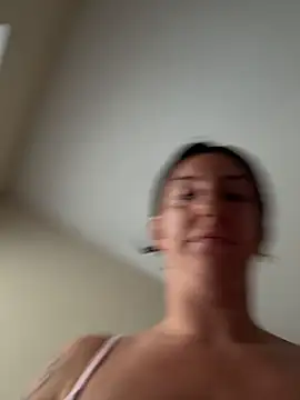 Snapshot of sweetsirenn chatting on July 28, 2:13 pm sweetsirenn online show from July 28, 2:13 pm