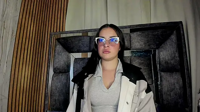 Snapshot of Cherry__Hot chatting on November 24, 4:12 am Cherry Hot online show from November 24, 4:12 am