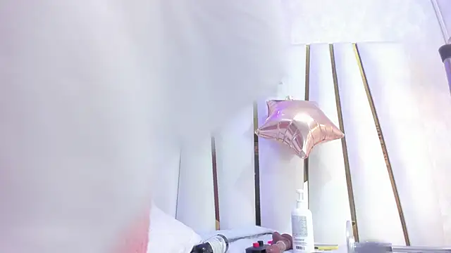 juliette pretty  online show from March 24, 8:08 am