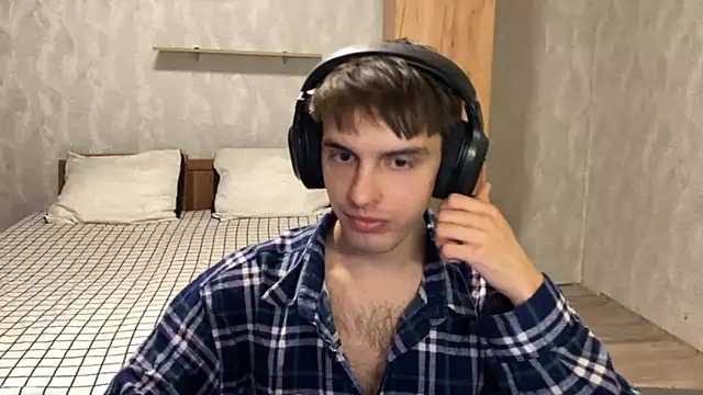 Snapshot of elliot_scott chatting on September 14, 6:07 pm elliot scott online show from September 14, 6:07 pm