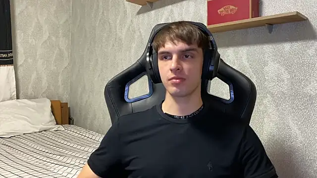 Snapshot of elliot_scott chatting on September 26, 10:25 pm elliot scott online show from September 26, 10:25 pm