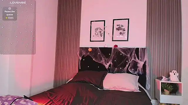 ashlycarteer online show from October 19, 7:03 pm