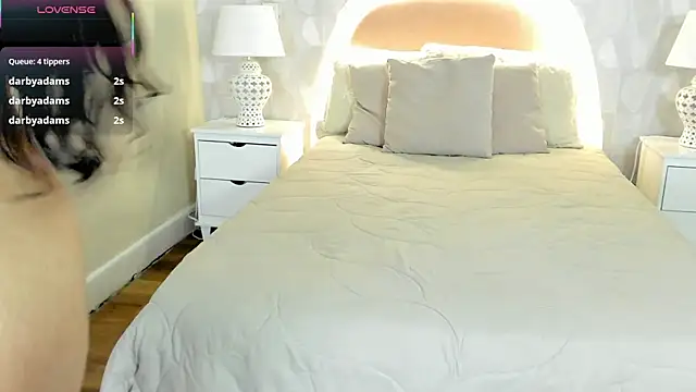 isabella milf  online show from November 28, 7:05 pm