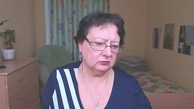 Margo Moll online show from December 22, 8:00 am