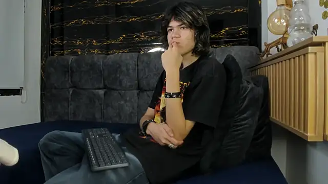 Diamond twink online show from February 26, 1:43 pm