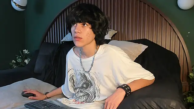 Diamond twink online show from July 19, 9:13 am