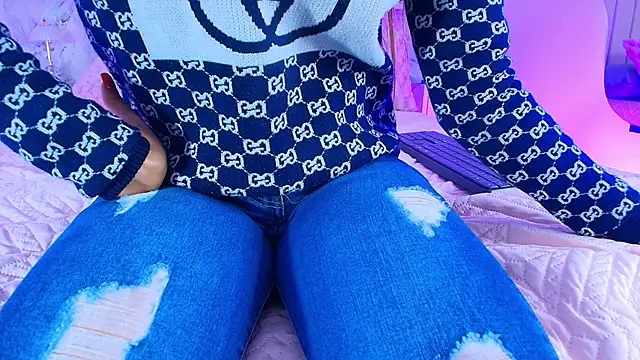 Snapshot of celeste_moonx chatting on November 19, 11:54 am celeste moonx online show from November 19, 11:54 am