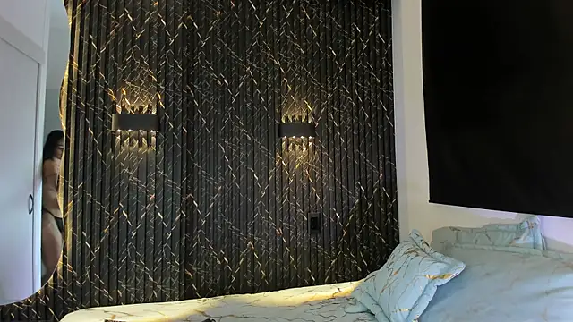 ZOETTAYLOR online show from November 13, 11:14 pm