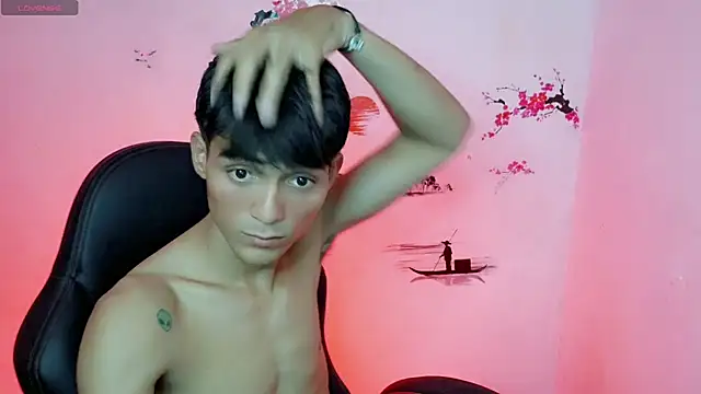 Snapshot of Thommy_cute chatting on September 27, 5:51 pm Thommy cute online show from September 27, 5:51 pm