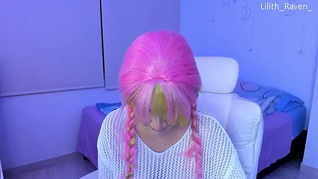 Snapshot of Lilith_Raven_ chatting on October 17, 4:15 am Lilith Raven online show from October 17, 4:15 am