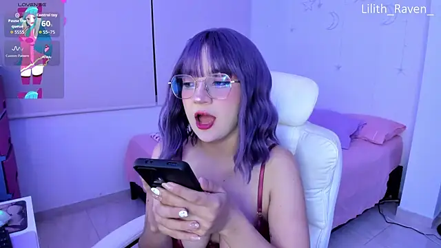 Snapshot of Lilith_Raven_ chatting on October 24, 3:14 am Lilith Raven online show from October 24, 3:14 am