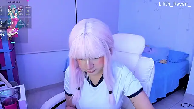 Snapshot of Lilith_Raven_ chatting on November 4, 3:27 am Lilith Raven online show from November 4, 3:27 am