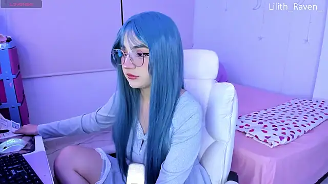 Snapshot of Lilith_Raven_ chatting on November 7, 3:39 am Lilith Raven online show from November 7, 3:39 am