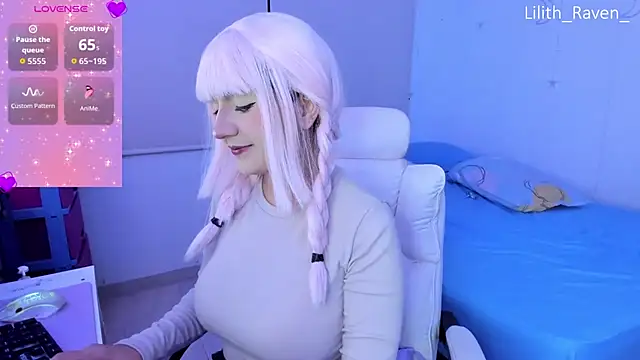 Snapshot of Lilith_Raven_ chatting on November 25, 6:35 am Lilith Raven online show from November 25, 6:35 am