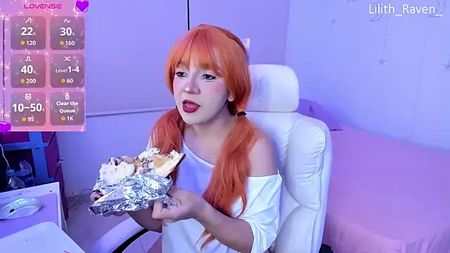 Snapshot of Lilith_Raven_ chatting on December 3, 4:31 am Lilith Raven online show from December 3, 4:31 am