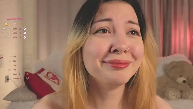 Snapshot of Pussy_Dream chatting on September 14, 9:36 pm Pussy Dream online show from September 14, 9:36 pm