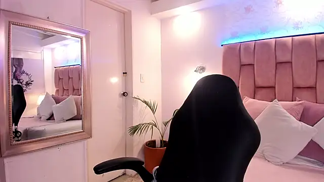 anabelle clark online show from April 15, 5:53 pm