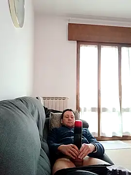 Alessio1987 online show from February 6, 9:45 am