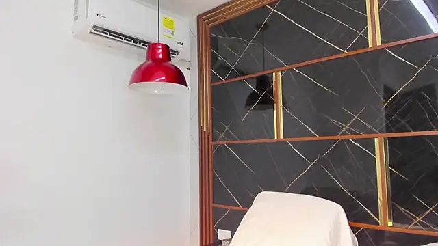 HannyThompson online show from February 7, 12:42 pm