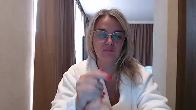 EleanoraDream online show from July 27, 5:25 am