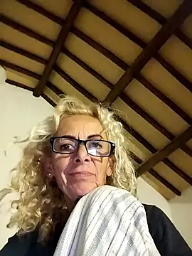 Snapshot of clarabell4 chatting on September 14, 7:24 pm clarabell4 online show from September 14, 7:24 pm