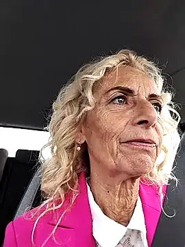 Snapshot of clarabell4 chatting on September 26, 6:50 am clarabell4 online show from September 26, 6:50 am