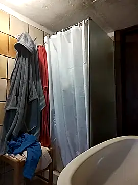 Snapshot of clarabell4 chatting on October 7, 5:26 am clarabell4 online show from October 7, 5:26 am