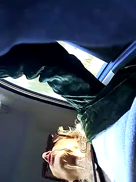 Snapshot of clarabell4 chatting on November 12, 7:31 am clarabell4 online show from November 12, 7:31 am