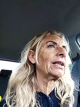 Snapshot of clarabell4 chatting on November 19, 7:41 am clarabell4 online show from November 19, 7:41 am