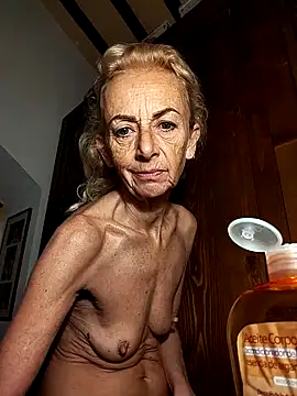 Snapshot of clarabell4 chatting on November 24, 6:46 am clarabell4 online show from November 24, 6:46 am