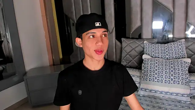 Sebax Young online show from April 21, 9:28 pm